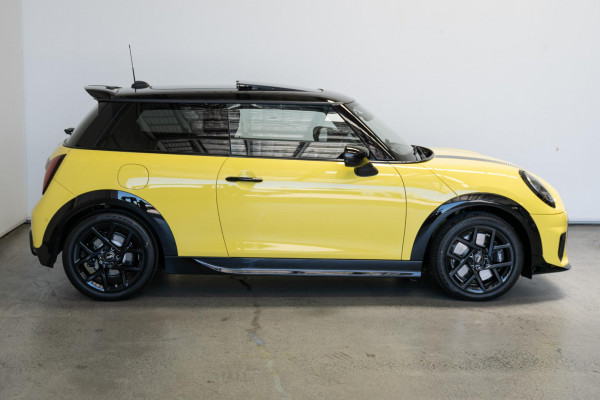 2025 [THIS VEHICLE IS SOLD] image 3