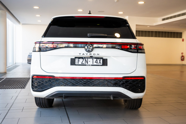 2025 Volkswagen Tayron R4 195TSI R-Line SUV Image 5