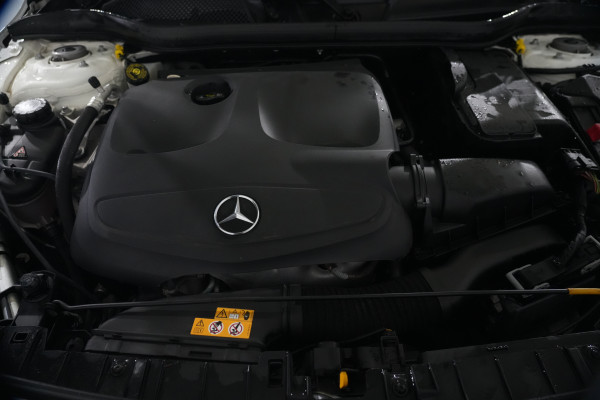 2019 Mercedes-Benz GLA-Class 180 SUV Image 30