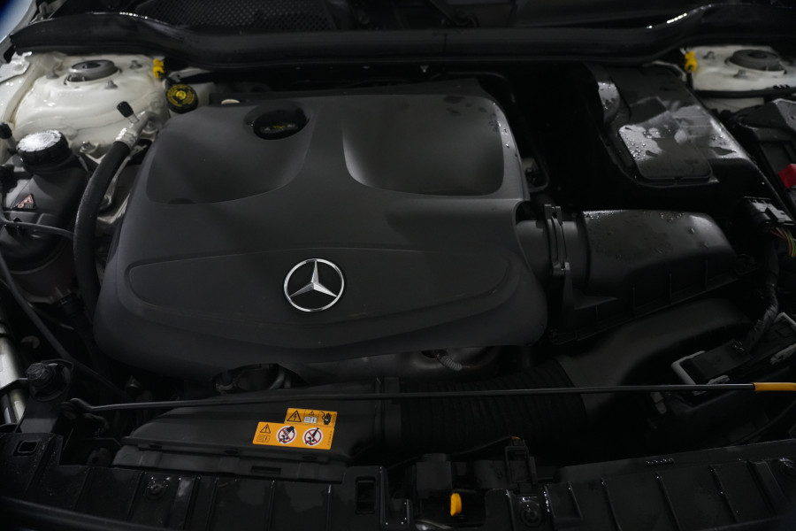 2019 Mercedes-Benz GLA-Class 180 SUV Image 30
