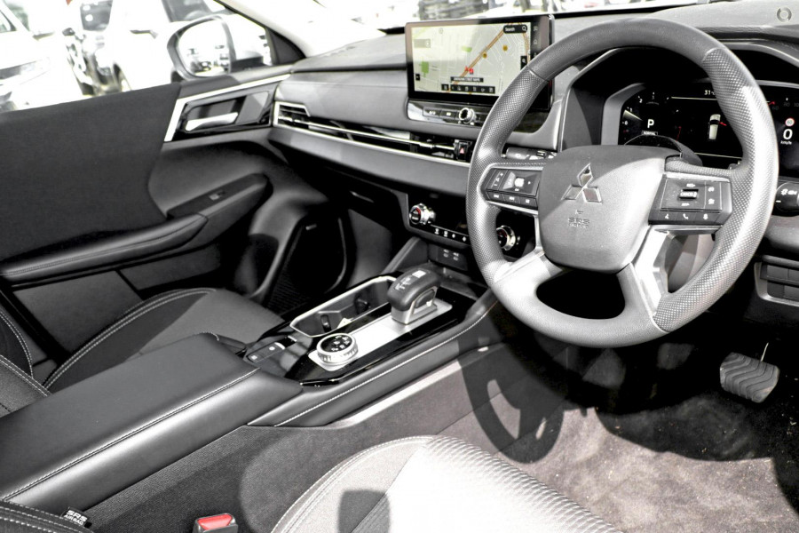2026 Mitsubishi Outlander ZM ES SUV Image 8