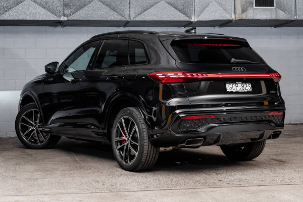 2026 MY25 Audi Q5 GU e-hybrid 270kW SUV image 2