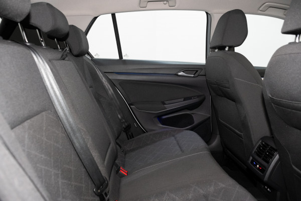 2022 Volkswagen Golf 8 110TSI Life Hatch Image 3