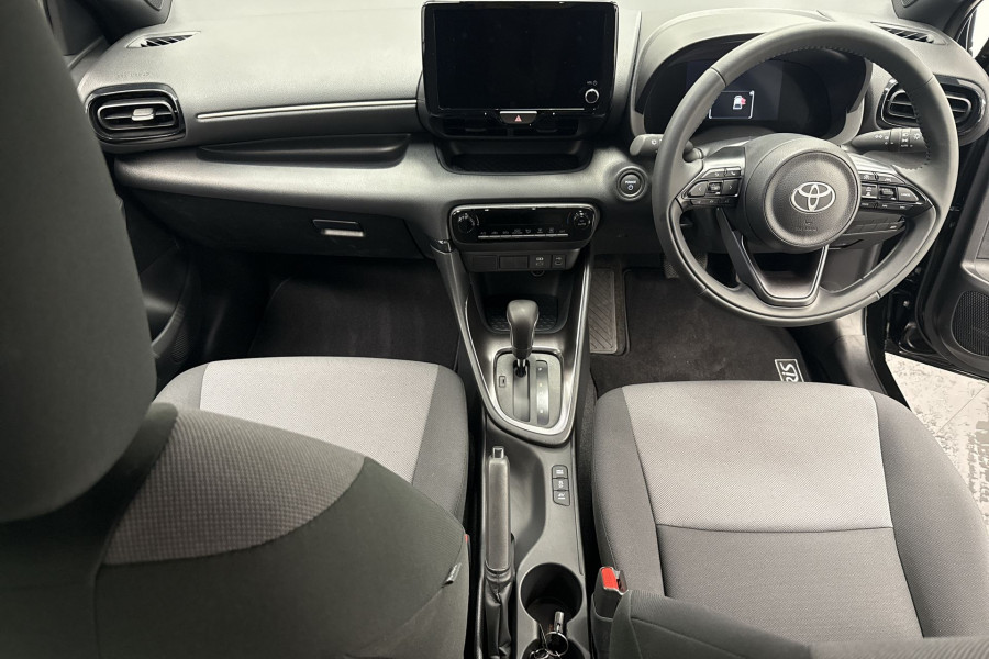 2025 Toyota Yaris MXPH10R SX Hybrid Hatch Image 17