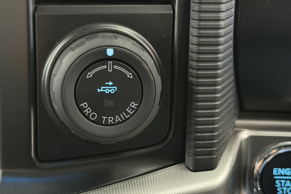 2024 Ford F-150  Lariat Dual Cab Image 35