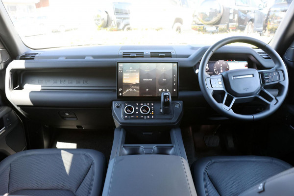 2026 Land Rover Defender L663 110 D350 X-Dynamic SE SUV image 3
