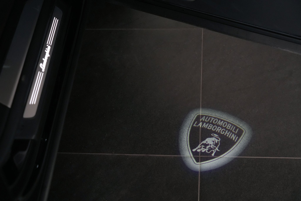 2022 Lamborghini Urus SUV