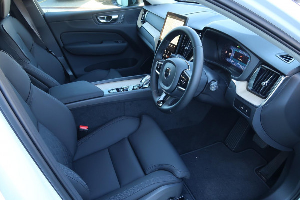 2025 MY26 Volvo XC60 UZ Plus T8 Plug-in Hybrid Dark SUV Image 16