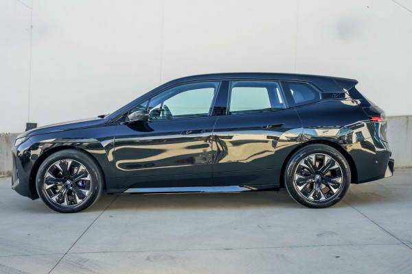 2026 BMW iX I20 xDrive45 M Sport SUV image 5