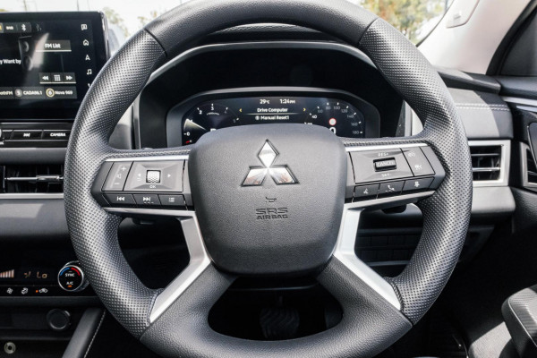 2025 Mitsubishi Outlander ZM ES SUV Image 11