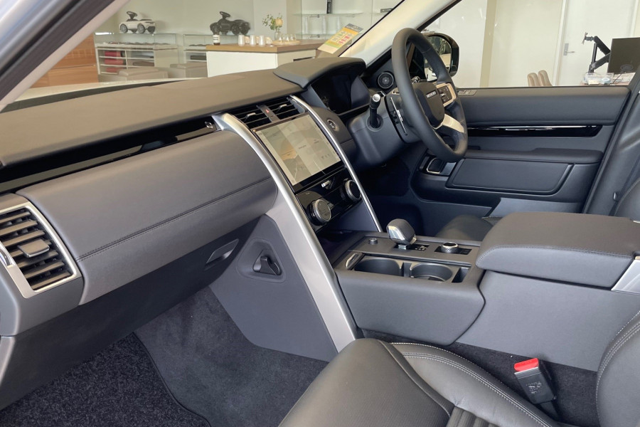 2024 Land Rover Discovery Series 5 S SUV Image 16