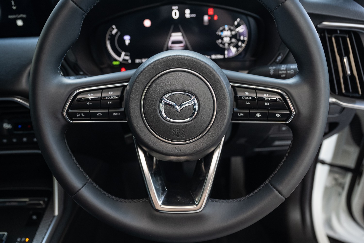 2024 Mazda CX-80 KL P50e Azami SUV Image 10