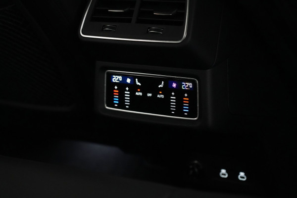 2024 Audi SQ8  GE e-tron SUV Image 40