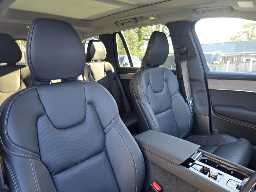 2026 Volvo XC90 L Series Ultra B5 Dark SUV Image 17
