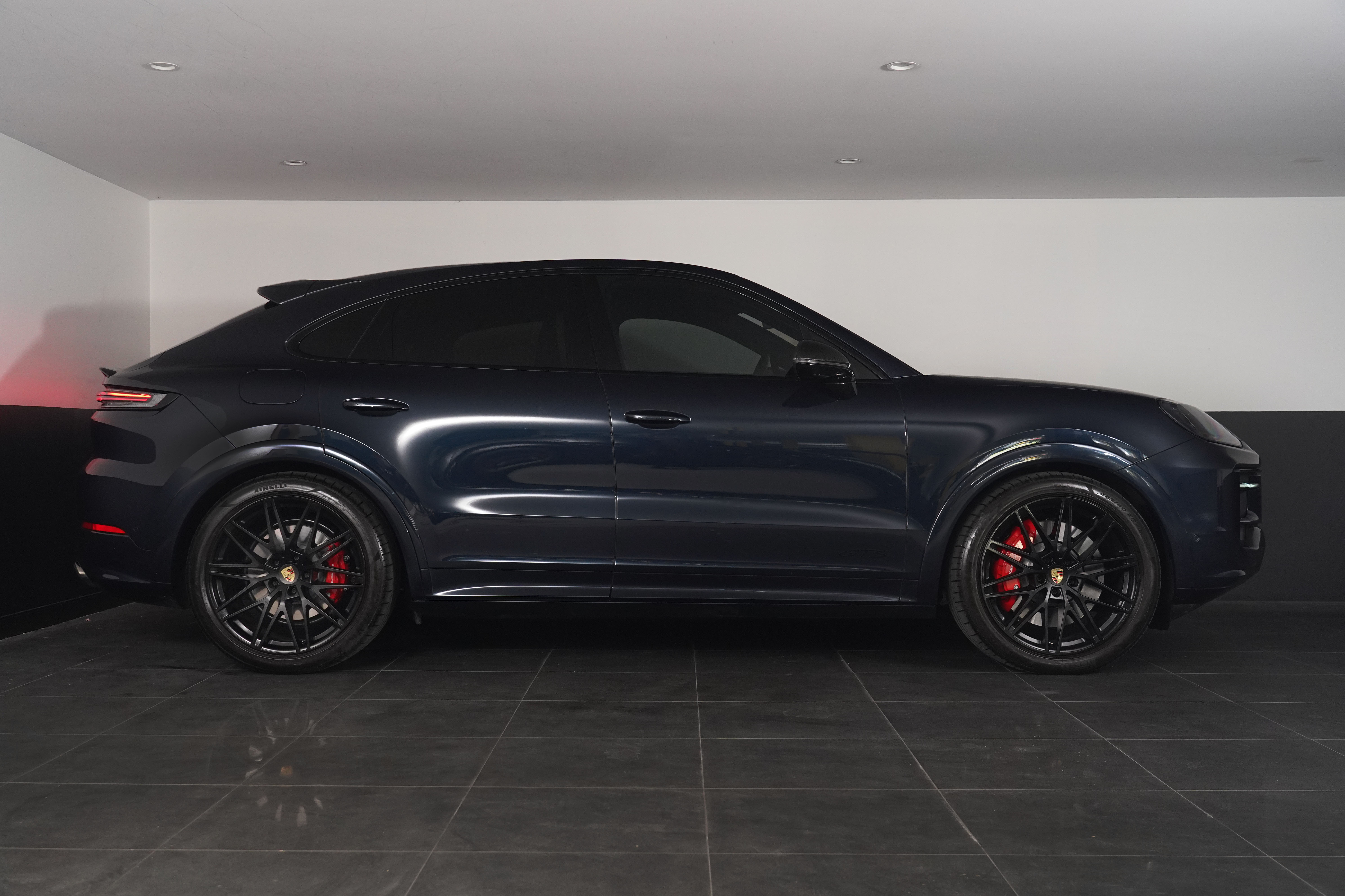 2024 Porsche Cayenne GTS SUV Image 18