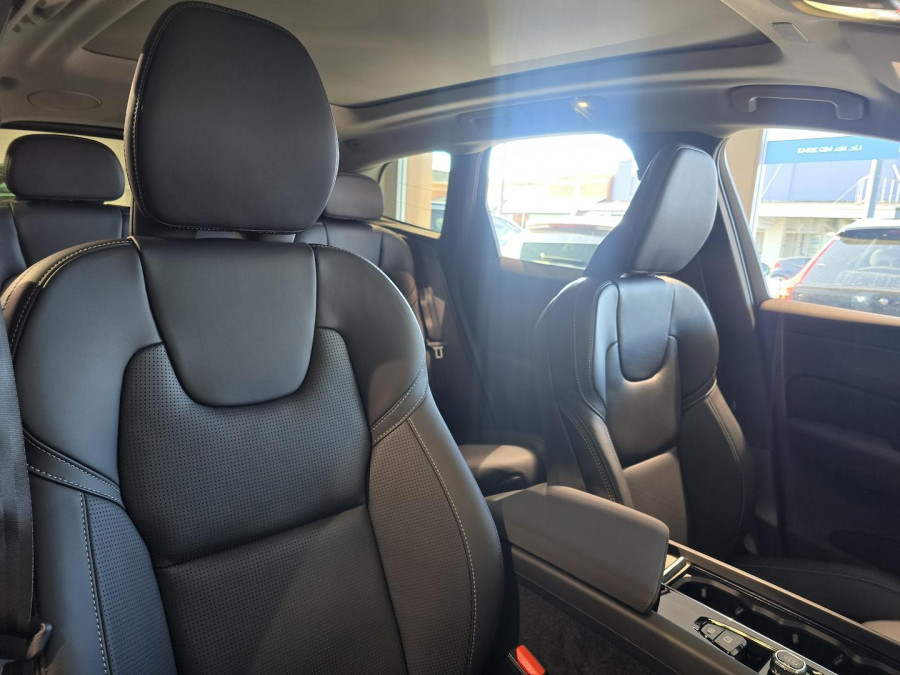 2026 Volvo XC60 UZ Ultra T8 Plug-in Hybrid Dark SUV Image 13