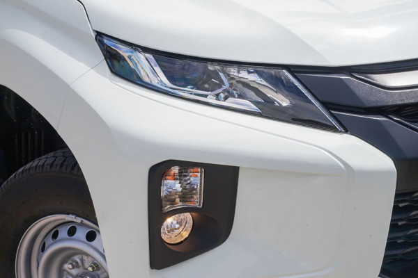 2019 Mitsubishi Triton MR GLX Cab chassis