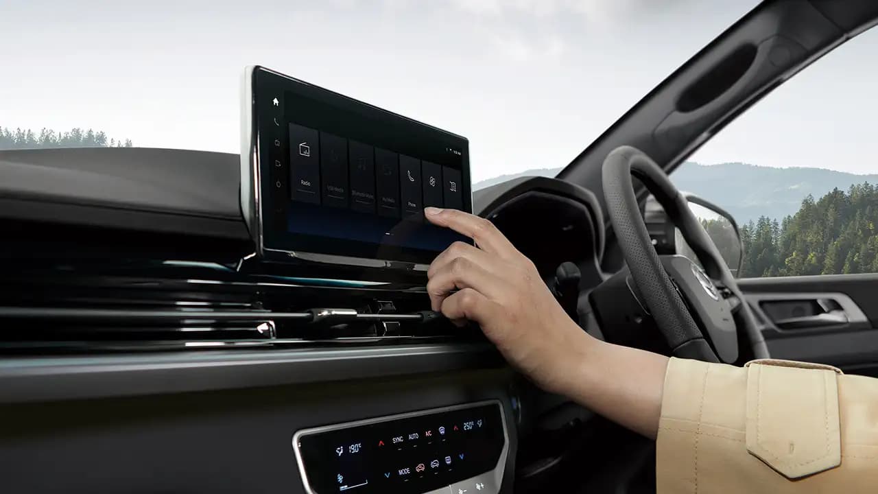 Smart audio with 12.3-inch touchscreen Image
