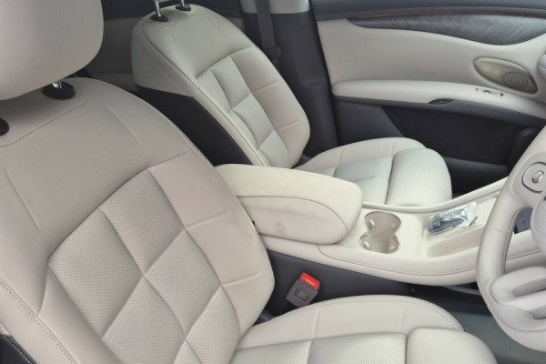 2025 MG IM6 S12L Premium SUV Image 9