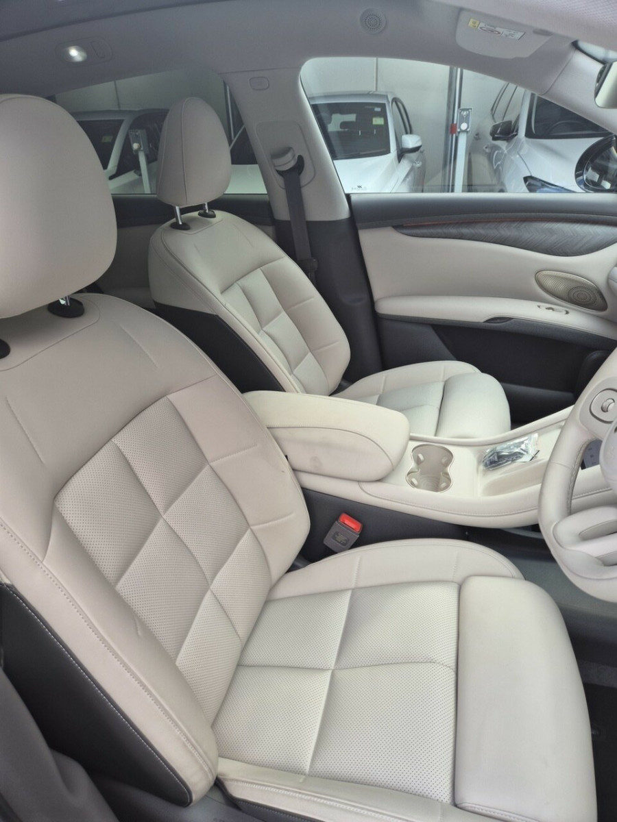 2025 MG IM6 S12L Premium SUV Image 9
