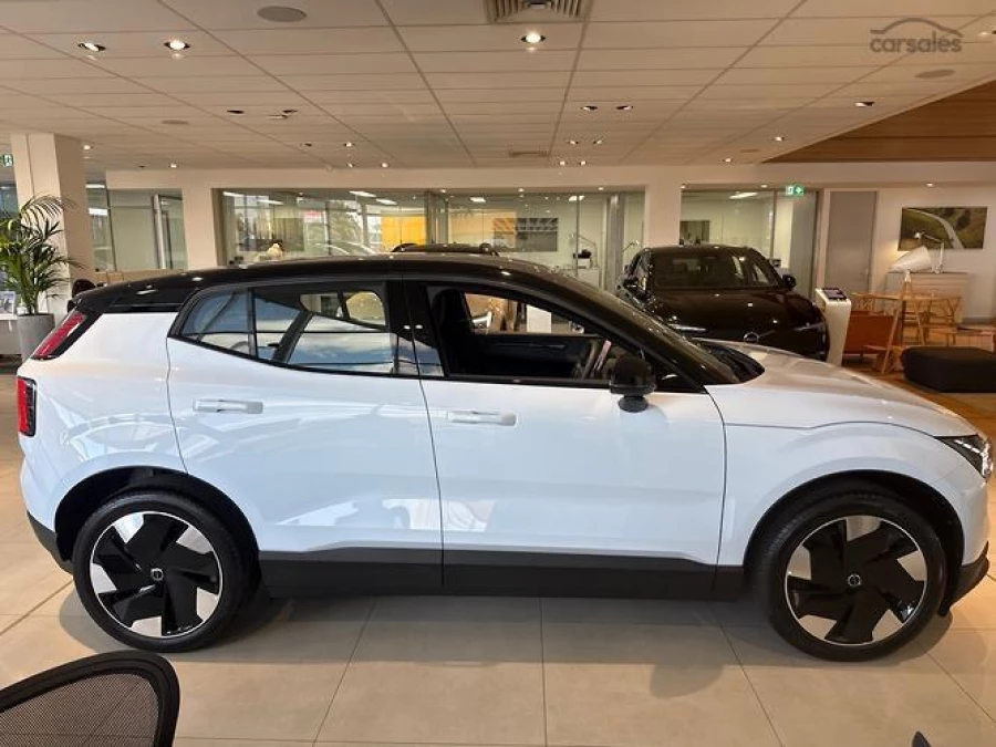2026 Volvo EX30  Single Motor Extended Range Plus SUV Image 11
