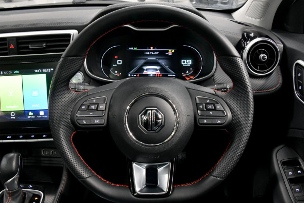 2024 MG ZST  Essence SUV image 8