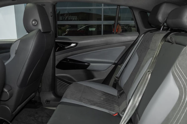 2025 Volkswagen ID. 5 E2 Pro SUV Image 9