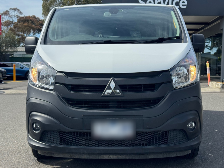 2022 Mitsubishi Express SN GLX+ Van Image 3
