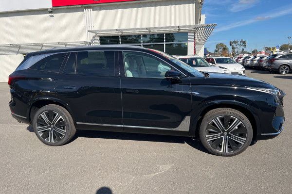 2025 MG QS IS31 Essence SUV Image 4