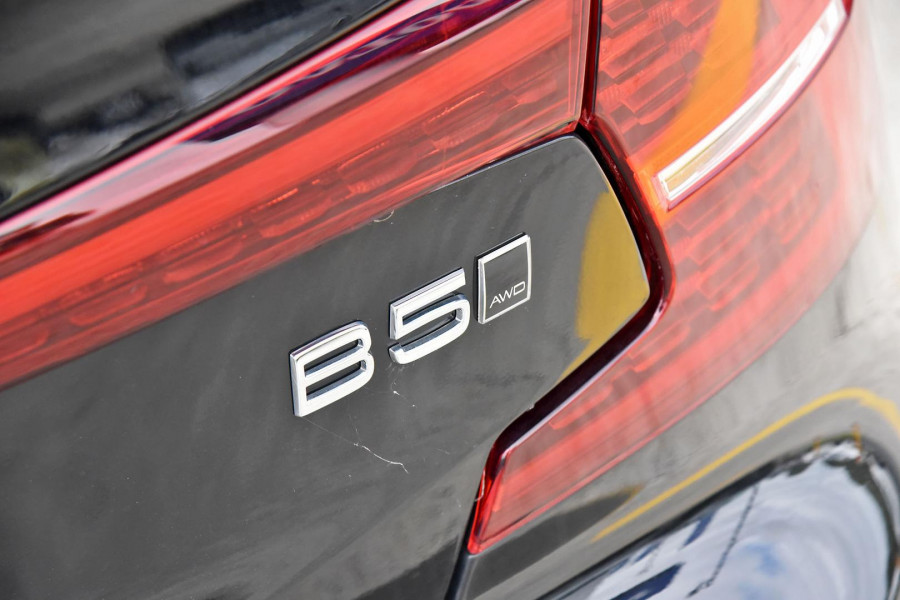 2024 MY25 Volvo S60  Ultra B5 Bright Sedan Image 19
