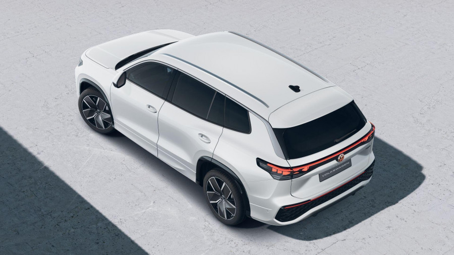 2025 MY26 Volkswagen Tayron R4 195TSI R-Line SUV Image 4