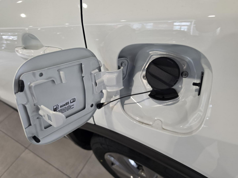 2026 Suzuki Vitara  Turbo Hybrid SUV Image 12