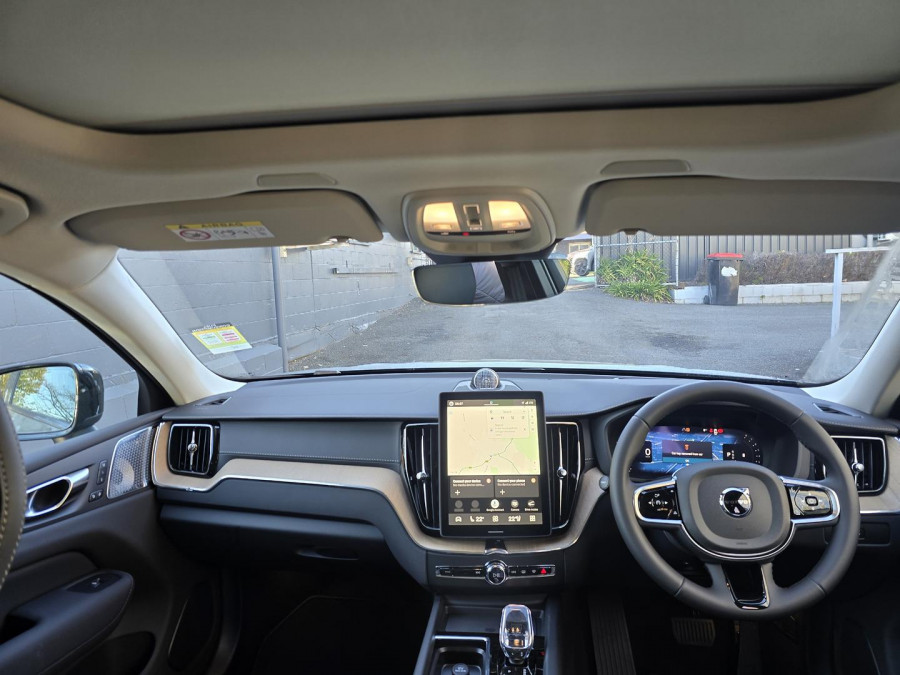2026 Volvo XC60 UZ Ultra B5 Dark SUV Image 15