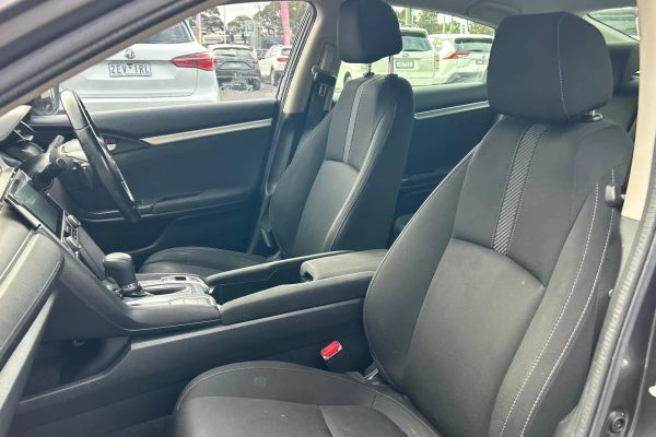2018 Honda Civic 10th Gen VTi-L Sedan Image 15