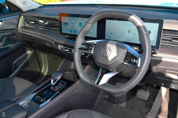 2024 MY24.5 MG HS AS33 Essence SUV Image 5