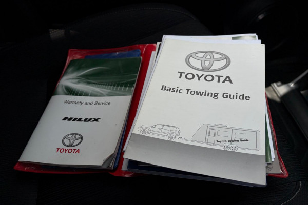 2016 Toyota HiLux  SR5 Double Cab Pick Up Image 21