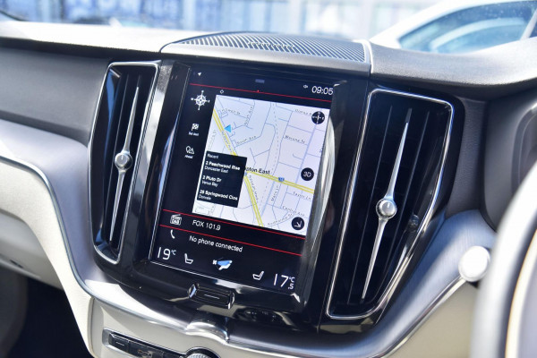 2020 MY21 Volvo XC60 UZ T5 Momentum SUV Image 21