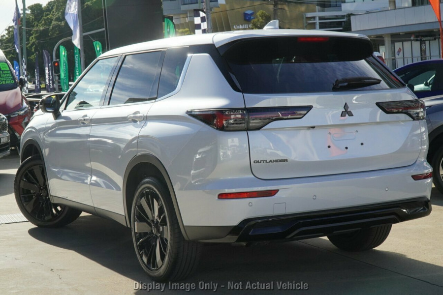 2026 Mitsubishi Outlander ZM Black Edition SUV Image 3