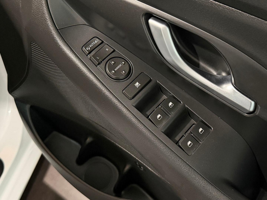 2017 MY18 Hyundai i30 PD SR Hatch Image 10