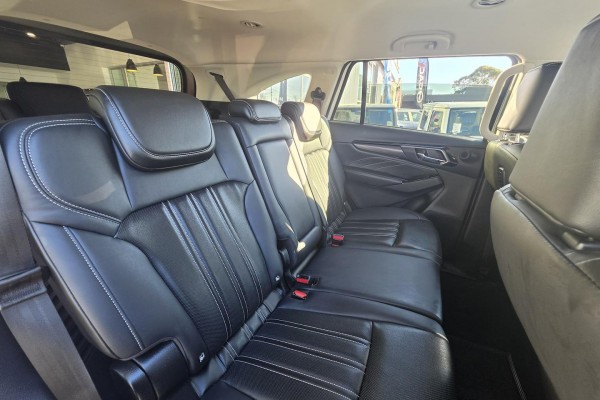 2023 Isuzu MU-X RJ LS-T SUV Image 12