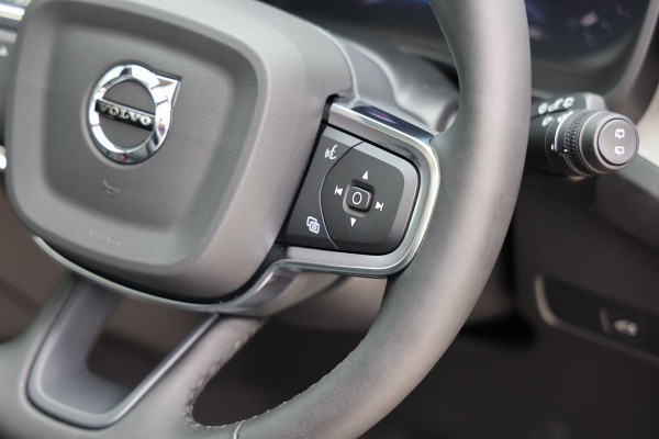 2025 MY26 Volvo XC40 XZ Plus B4 SUV Image 9
