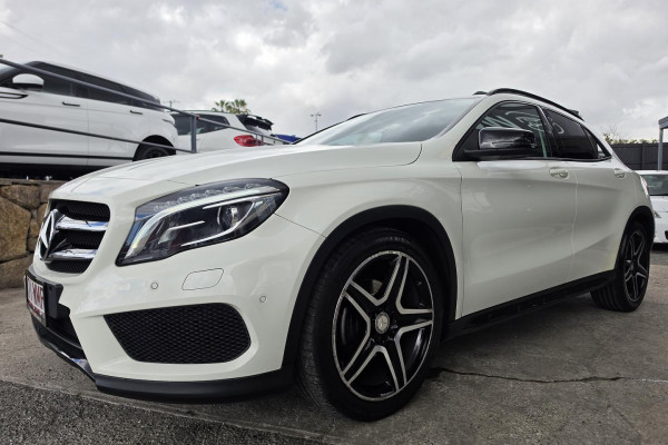 2016 Mercedes-Benz GLA-Class X156 GLA180 SUV Image 3
