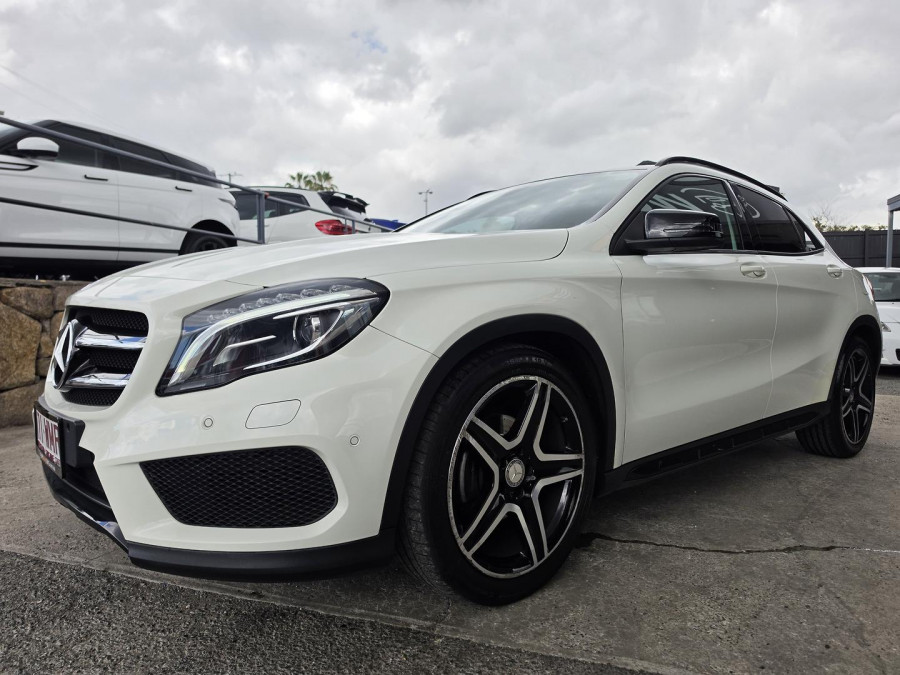 2016 Mercedes-Benz GLA-Class X156 GLA180 SUV Image 3