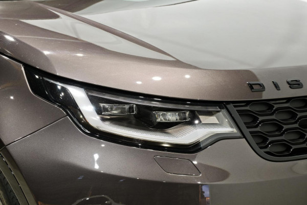 2025 Land Rover Discovery Series 5 D350 Dynamic SE SUV Image 18