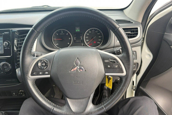 2015 MY16 Mitsubishi Triton MQ GLS Ute Image 12