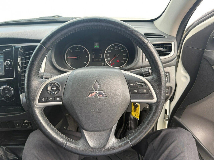 2015 MY16 Mitsubishi Triton MQ GLS Ute Image 12