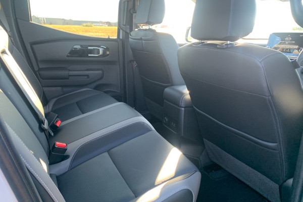 2025 MY26 Nissan Navara D27 ST-X Ute Image 13