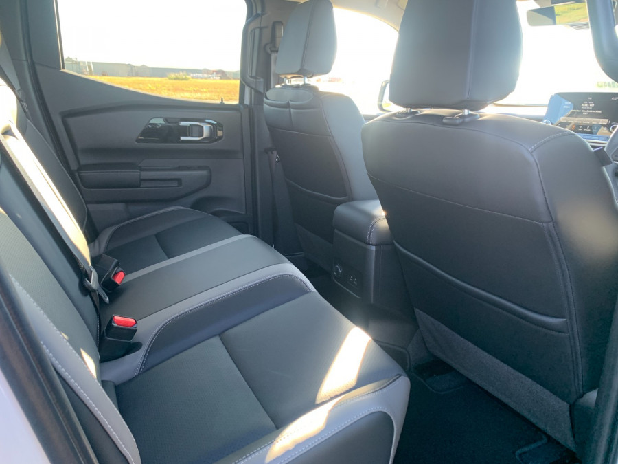 2025 MY26 Nissan Navara D27 ST-X Ute Image 13