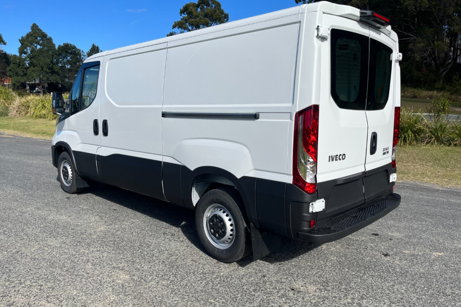 2024 Iveco Daily 35S14 Van Image 6