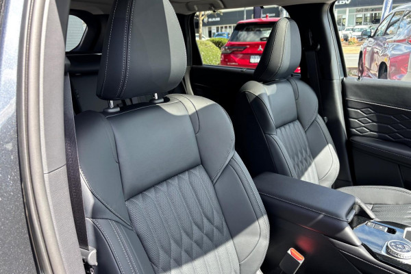 2025 Mitsubishi Outlander ZM Exceed SUV Image 17